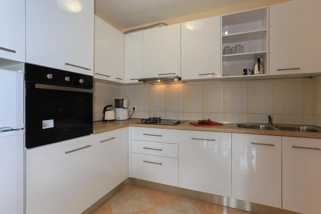 Villa Marijana Kastela 0*,